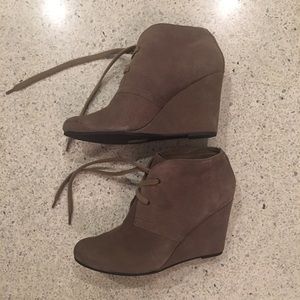 Dolce Vita Wedge Booties Suede Dark Taupe 8.5